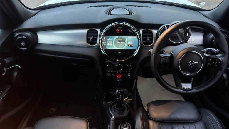 MINI Hatchback 1.5 Cooper Exclusive 5dr Auto Petrol Hatchback